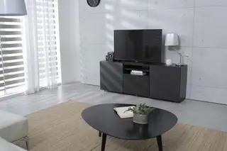 Foto original da sala de estar, enviada pelo corretor.